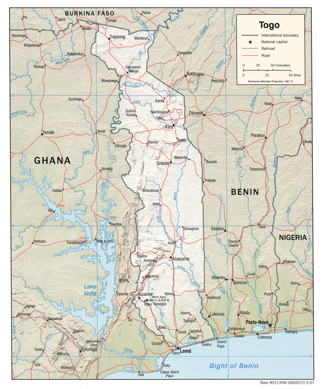 Mapa físico y político de Togo (2007)