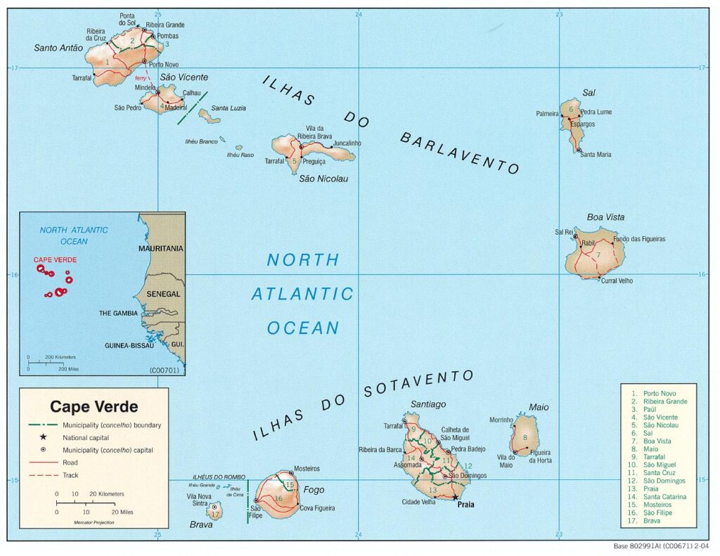 Mapa físico y político de Cabo Verde (2004)