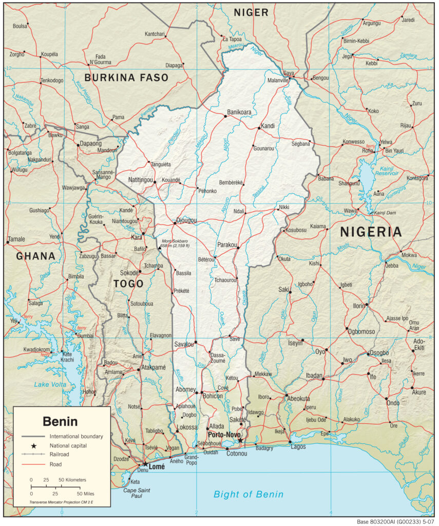 Mapa físico y político de Benín (2007)